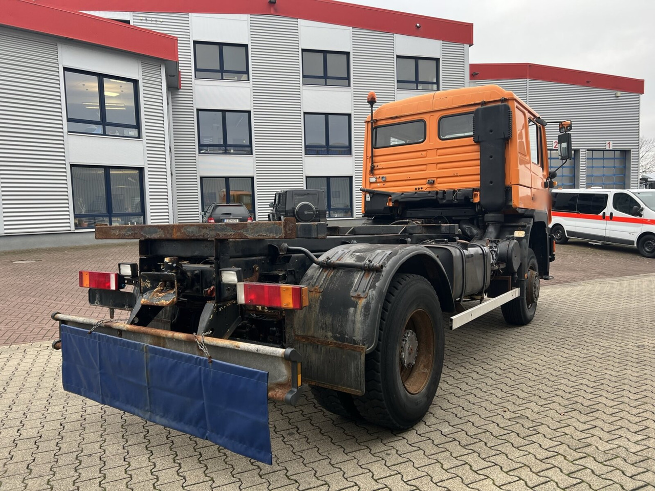 Cab chassis truck MAN 19.292/402 FAK 4x4 BB 19.292/402 FAK 4x4 BB, 6-Zylinder, Winterdienstausstattung: picture 11 Cab chassis truck MAN 19.292/402 FAK 4x4 BB 19.292/402 FAK 4x4 BB, 6-Zylinder, Winterdienstausstattung: picture 11