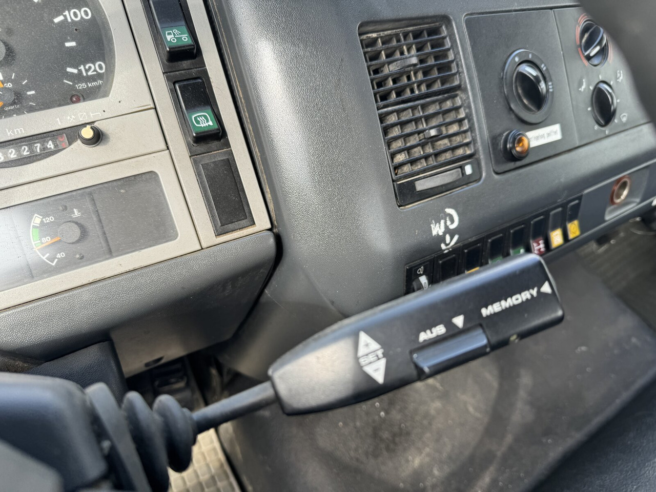 MAN LE 8.150 4x2 BB LE 8.150 4x2 BB, City-Abroller, Winterdienstausstattung - Hook lift truck: picture 5 MAN LE 8.150 4x2 BB LE 8.150 4x2 BB, City-Abroller, Winterdienstausstattung - Hook lift truck: picture 5