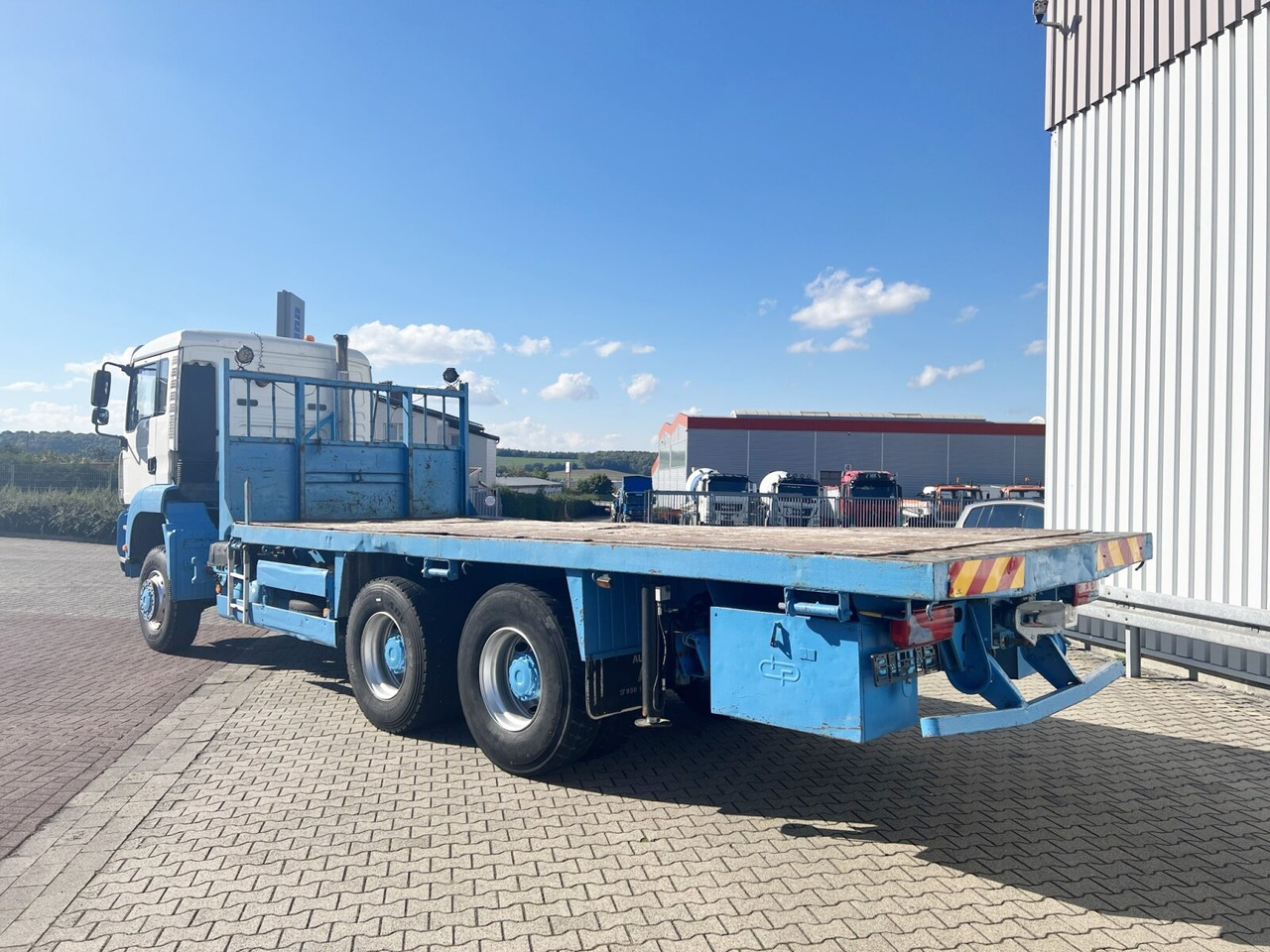 Crane truck, Dropside/ Flatbed truck MAN TGA 26.310 6X6 BB TGA 26.310 6X6 BB mit Kran HMF 1253-K4, Funk: picture 11 Crane truck, Dropside/ Flatbed truck MAN TGA 26.310 6X6 BB TGA 26.310 6X6 BB mit Kran HMF 1253-K4, Funk: picture 11