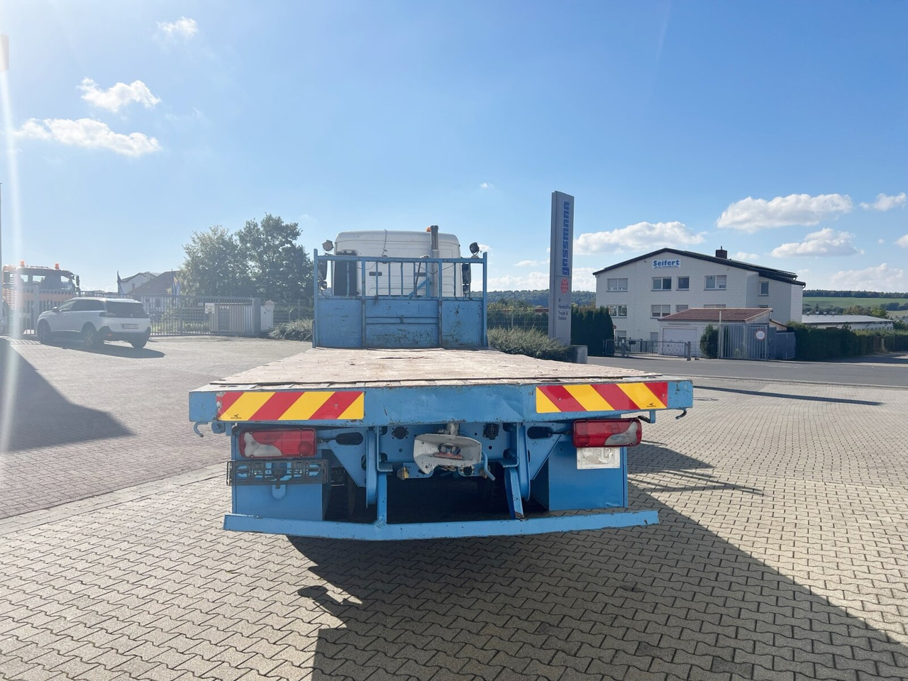 Crane truck, Dropside/ Flatbed truck MAN TGA 26.310 6X6 BB TGA 26.310 6X6 BB mit Kran HMF 1253-K4, Funk: picture 10 Crane truck, Dropside/ Flatbed truck MAN TGA 26.310 6X6 BB TGA 26.310 6X6 BB mit Kran HMF 1253-K4, Funk: picture 10