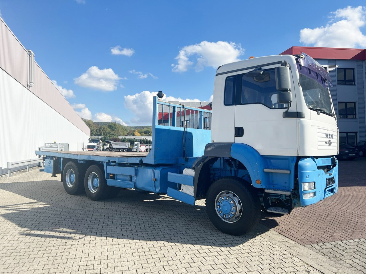 Crane truck, Dropside/ Flatbed truck MAN TGA 26.310 6X6 BB TGA 26.310 6X6 BB mit Kran HMF 1253-K4, Funk: picture 9 Crane truck, Dropside/ Flatbed truck MAN TGA 26.310 6X6 BB TGA 26.310 6X6 BB mit Kran HMF 1253-K4, Funk: picture 9