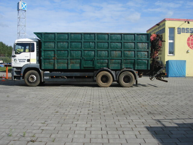 MAN TGA 26.413 BB 6x4 TGA 26.413 BB 6x4 mit Heckkran Jonsered 1020 - Crane truck: picture 1 MAN TGA 26.413 BB 6x4 TGA 26.413 BB 6x4 mit Heckkran Jonsered 1020 - Crane truck: picture 1