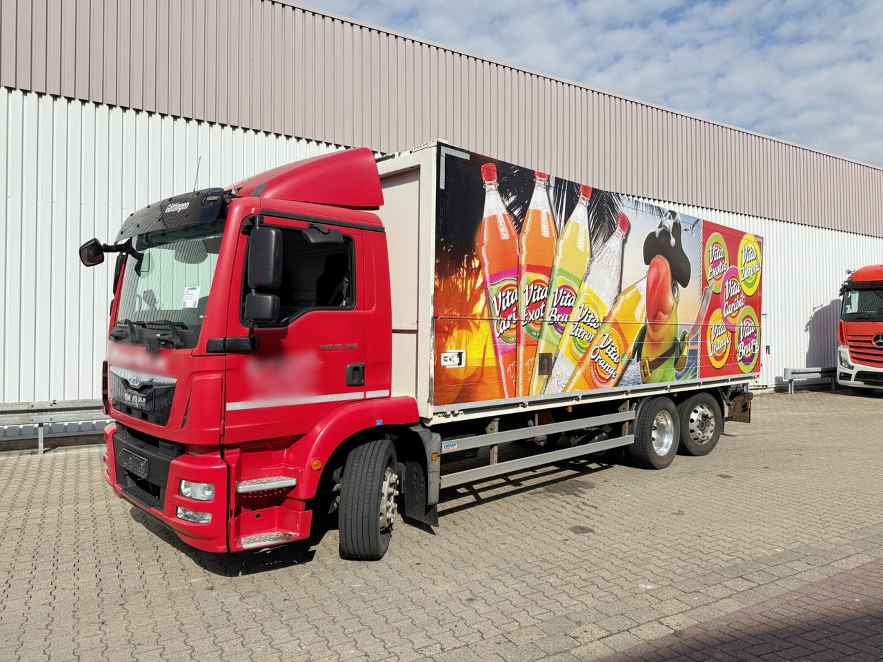 Box truck MAN TGM 26.340 6x2-4 LL TGM 26.340 6x2-4 LL, Getränkekoffer, Lenk-/Liftachse, LBW MBB, 2x AHK: picture 7 Box truck MAN TGM 26.340 6x2-4 LL TGM 26.340 6x2-4 LL, Getränkekoffer, Lenk-/Liftachse, LBW MBB, 2x AHK: picture 7