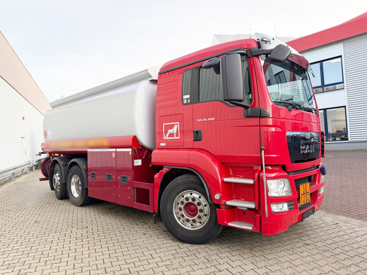 MAN TGS 26.400 6x2-4 LL TGS 26.400 6x2-4 LL, Lenk-/Lift, Navi, ADR, Esterer Tank ca. 19270l, 2 Kammern, Funk leasing MAN TGS 26.400 6x2-4 LL TGS 26.400 6x2-4 LL, Lenk-/Lift, Navi, ADR, Esterer Tank ca. 19270l, 2 Kammern, Funk: picture 9