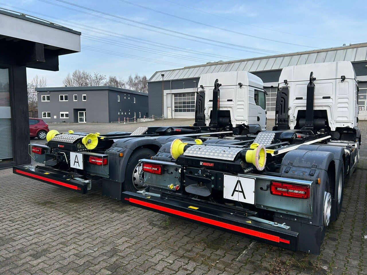 MAN TGS 26.480 6x2-4 BL CH TGS 26.480 6x2-4 BL CH, Lenk-/Lift, OptiView, LED, Navi, Motorabtrieb - Hook lift truck: picture 2 MAN TGS 26.480 6x2-4 BL CH TGS 26.480 6x2-4 BL CH, Lenk-/Lift, OptiView, LED, Navi, Motorabtrieb - Hook lift truck: picture 2