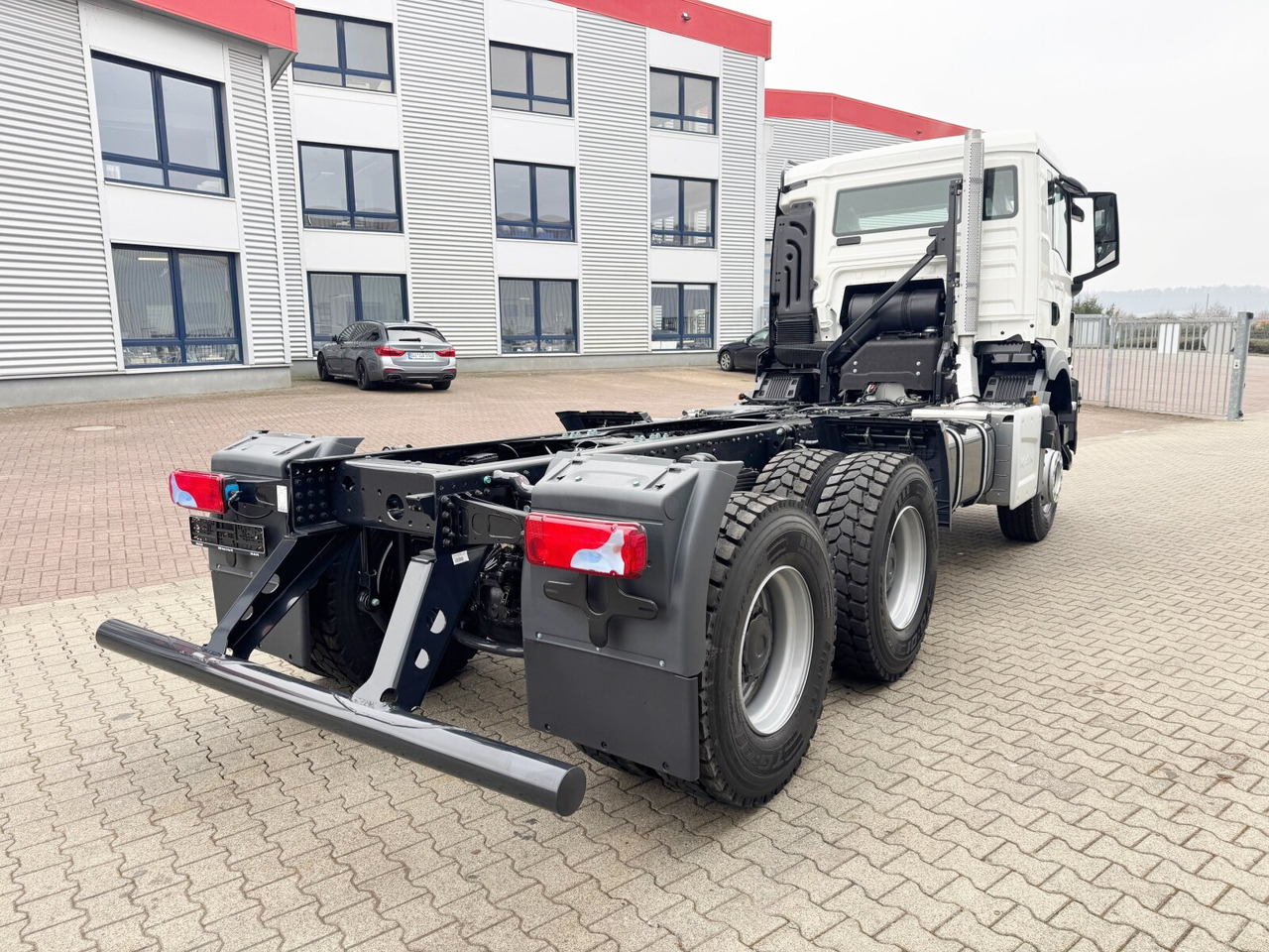 New Cab chassis truck MAN TGS 33.440 6x4 BB TGS 33.440 6x4 BB: picture 9