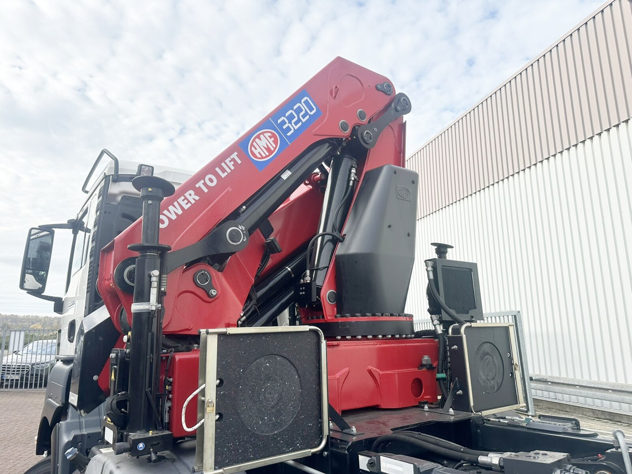 MAN TGS 35.480 8X4 BL TGS 35.480 8X4 BL, Intarder, Kran HMF 3220-K6, 4-fach Abstützung, Funk - Hook lift truck, Crane truck: picture 2 MAN TGS 35.480 8X4 BL TGS 35.480 8X4 BL, Intarder, Kran HMF 3220-K6, 4-fach Abstützung, Funk - Hook lift truck, Crane truck: picture 2