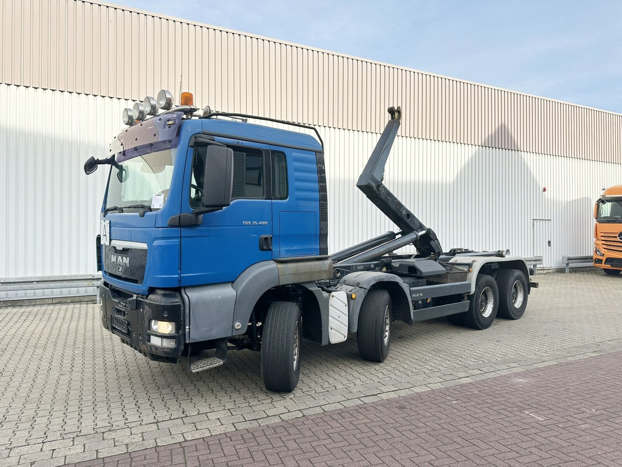 MAN TGS 35.480 8x4 BL TGS 35.480 8x4 BL - Hook lift truck: picture 1 MAN TGS 35.480 8x4 BL TGS 35.480 8x4 BL - Hook lift truck: picture 1