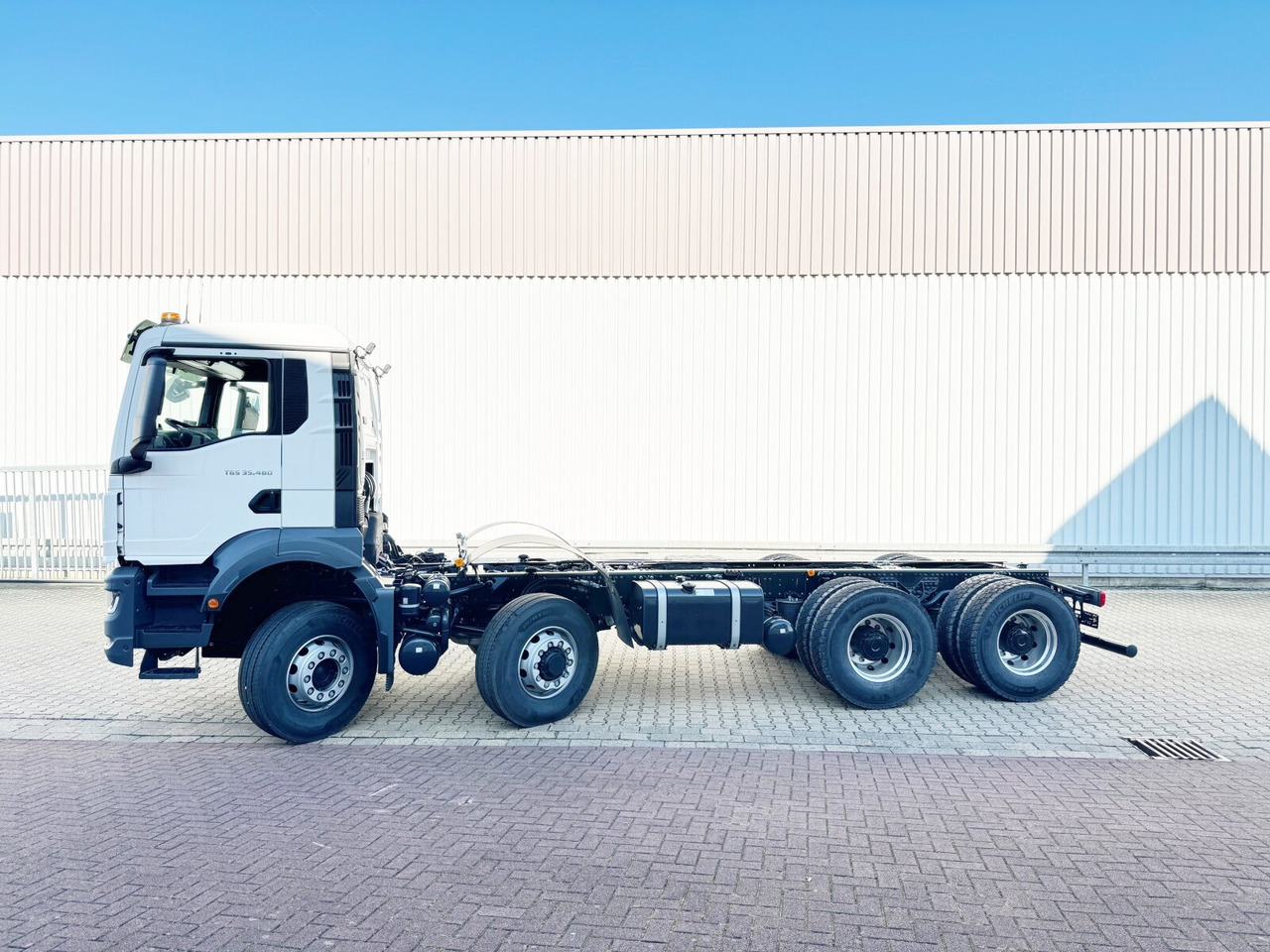 MAN TGS 35.480 8x6H BL CH TGS 35.480 8x6H BL CH, HydroDrive, Navi, Meiller 3-Seiten Kipper - Tipper: picture 2 MAN TGS 35.480 8x6H BL CH TGS 35.480 8x6H BL CH, HydroDrive, Navi, Meiller 3-Seiten Kipper - Tipper: picture 2