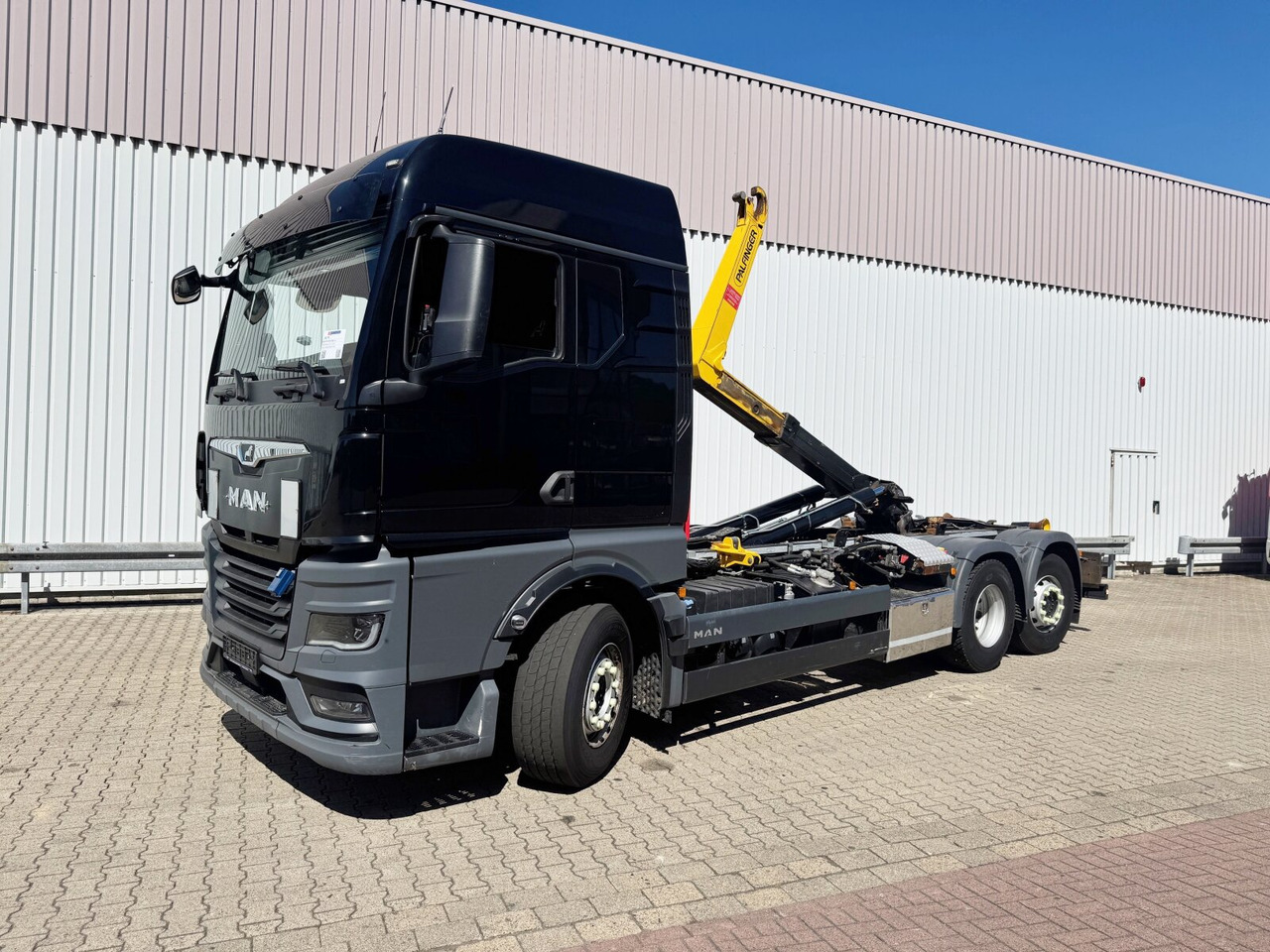 MAN TGX 26.510 6X2-4 LL TGX 26.510 6X2-4 LL, Lenk-/Liftachse, Funk - Hook lift truck: picture 1 MAN TGX 26.510 6X2-4 LL TGX 26.510 6X2-4 LL, Lenk-/Liftachse, Funk - Hook lift truck: picture 1