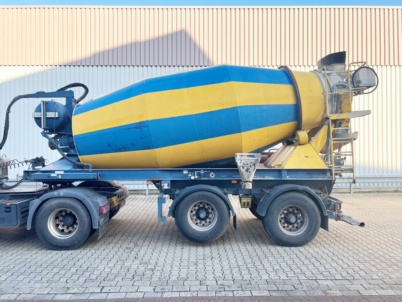 MÜLLER MITTELTAL SF 32 BM/BS mit LIEBHERR Betonmischer ca. 10m³ MÜLLER MITTELTAL SF 32 BM/BS mit LIEBHERR Betonmischer ca. 10m³, Liftachse - Concrete mixer semi-trailer: picture 4 MÜLLER MITTELTAL SF 32 BM/BS mit LIEBHERR Betonmischer ca. 10m³ MÜLLER MITTELTAL SF 32 BM/BS mit LIEBHERR Betonmischer ca. 10m³, Liftachse - Concrete mixer semi-trailer: picture 4