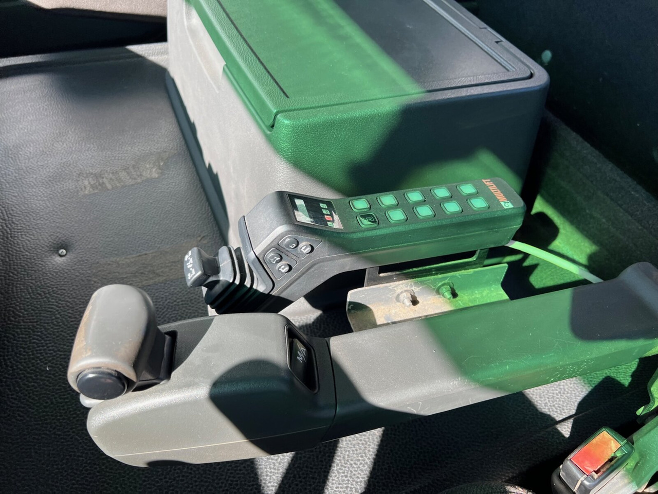 Hook lift truck Mercedes-Benz Actros 2541 L 6x2 Actros 2541 L 6x2/48 Retarder, Lenk-/Liftachse: picture 6