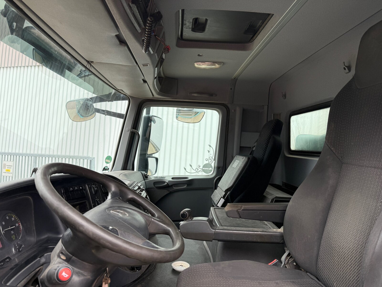 Mercedes-Benz Actros 3241 K 8x4/4 Actros 3241 K 8x4/4, Bordmatik - Tipper: picture 3 Mercedes-Benz Actros 3241 K 8x4/4 Actros 3241 K 8x4/4, Bordmatik - Tipper: picture 3