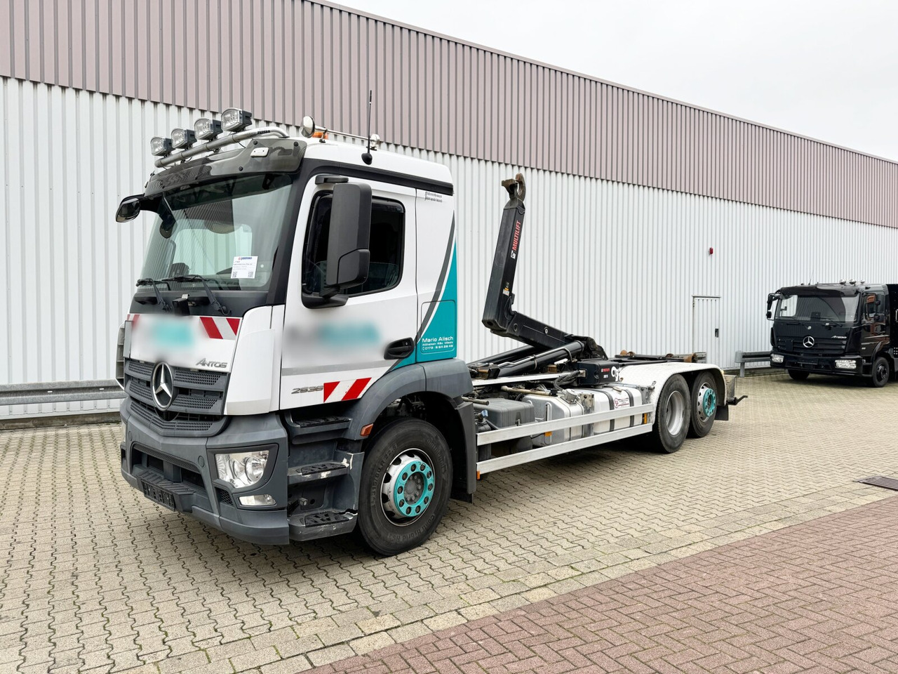 Mercedes-Benz Antos 2536/43 L 6x2 Antos 2536/43 L 6x2, Liftachse, Hiab XR 21S61 bis 7 m Container - Hook lift truck: picture 1 Mercedes-Benz Antos 2536/43 L 6x2 Antos 2536/43 L 6x2, Liftachse, Hiab XR 21S61 bis 7 m Container - Hook lift truck: picture 1