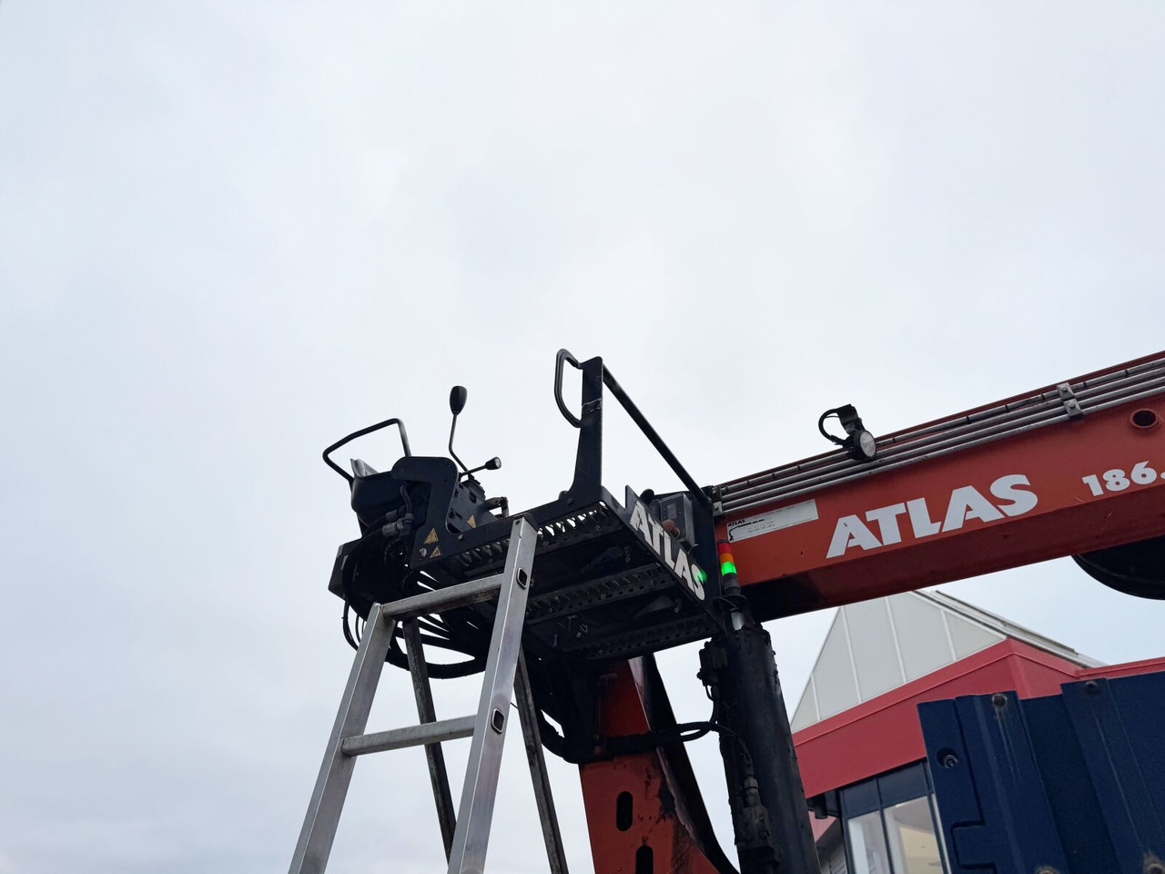 Mercedes-Benz Arocs 2642 6x4 Arocs 2642 6x4 mit Heckkran Atlas AK 186.3 V-2 leasing Mercedes-Benz Arocs 2642 6x4 Arocs 2642 6x4 mit Heckkran Atlas AK 186.3 V-2: picture 14 Mercedes-Benz Arocs 2642 6x4 Arocs 2642 6x4 mit Heckkran Atlas AK 186.3 V-2 leasing Mercedes-Benz Arocs 2642 6x4 Arocs 2642 6x4 mit Heckkran Atlas AK 186.3 V-2: picture 14