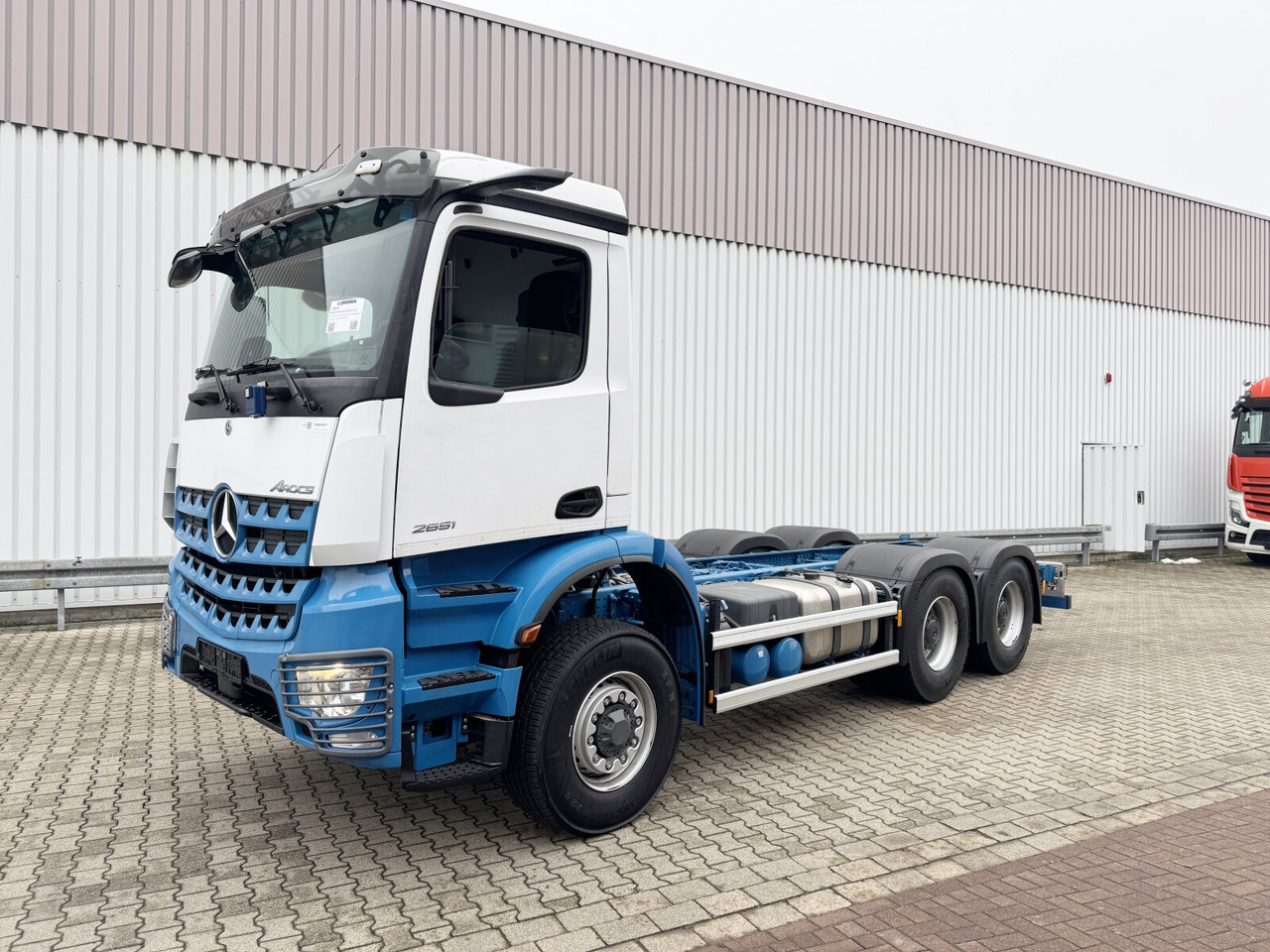 Mercedes-Benz Arocs 2651 L 6x6 Arocs 2651 L 6x6, HydroDrive, MirrorCam, Massage-Sitz, Motorabtrieb - Cab chassis truck: picture 1 Mercedes-Benz Arocs 2651 L 6x6 Arocs 2651 L 6x6, HydroDrive, MirrorCam, Massage-Sitz, Motorabtrieb - Cab chassis truck: picture 1