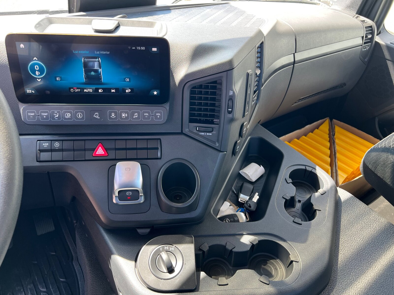 Mercedes-Benz Arocs 3240 8x4 Arocs 3240 8x4/42, Motorabtrieb - Hook lift truck: picture 3 Mercedes-Benz Arocs 3240 8x4 Arocs 3240 8x4/42, Motorabtrieb - Hook lift truck: picture 3