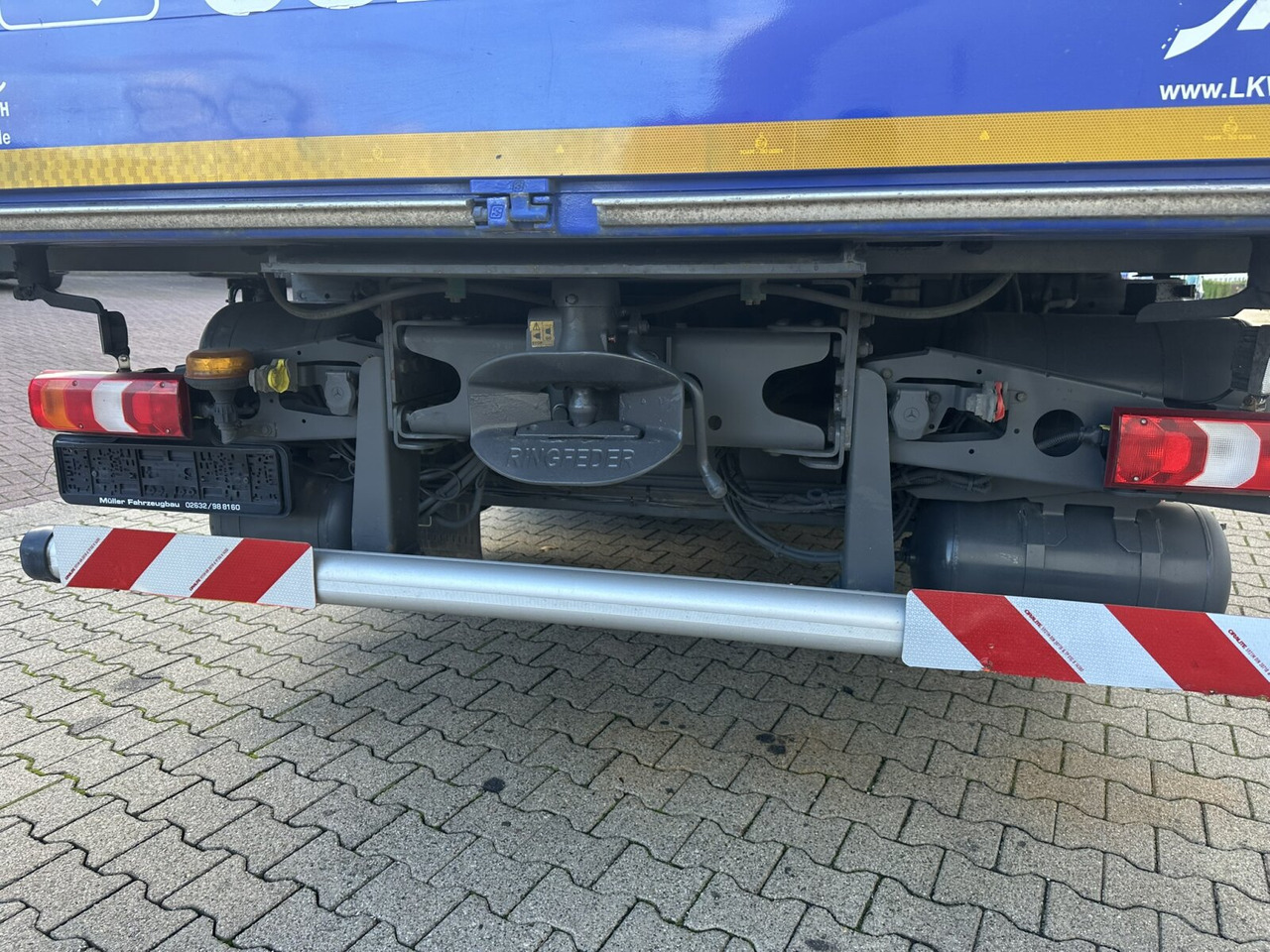 Mercedes-Benz Arocs 3245 L 8x2/6 Arocs 3245 L 8x2/6, Kran Fassi F 545 RA 2.26 XE, Jib, Funk 29,7 m - 400 kg - Crane truck, Dropside/ Flatbed truck: picture 5 Mercedes-Benz Arocs 3245 L 8x2/6 Arocs 3245 L 8x2/6, Kran Fassi F 545 RA 2.26 XE, Jib, Funk 29,7 m - 400 kg - Crane truck, Dropside/ Flatbed truck: picture 5