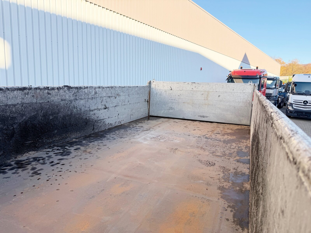 Mercedes-Benz Arocs 3351 AK 6x6 Arocs 3351 AK 6x6, Retarder, Grounder, Motorabtrieb, pneum. Heckklappenöffnung - Tipper: picture 3 Mercedes-Benz Arocs 3351 AK 6x6 Arocs 3351 AK 6x6, Retarder, Grounder, Motorabtrieb, pneum. Heckklappenöffnung - Tipper: picture 3