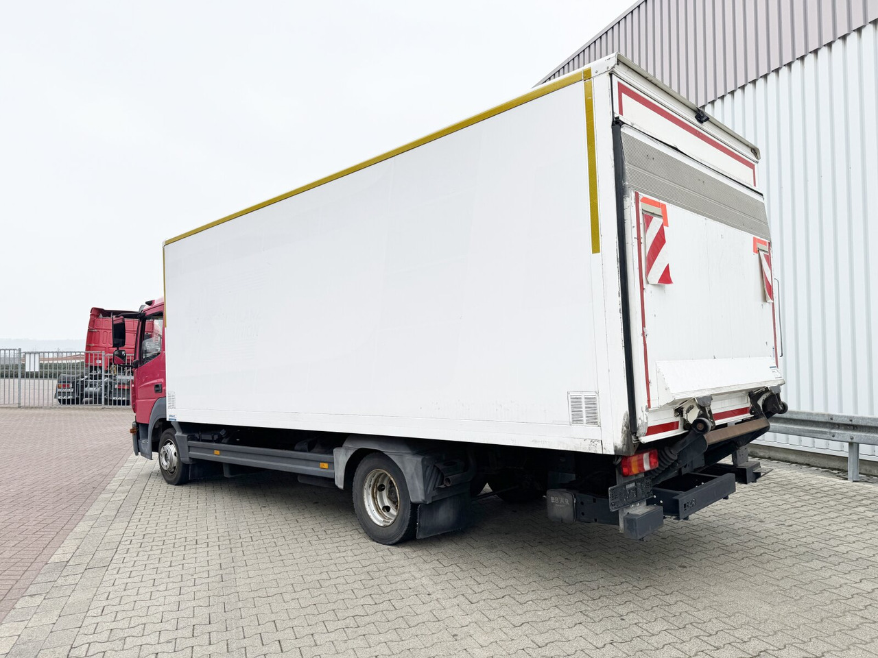 Box truck Mercedes-Benz Atego 816 4x2 Atego 816 4x2 mit LBW BÄR: picture 12