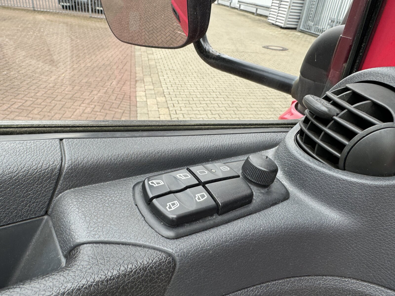 Box truck Mercedes-Benz Atego 816 4x2 Atego 816 4x2 mit LBW BÄR: picture 4