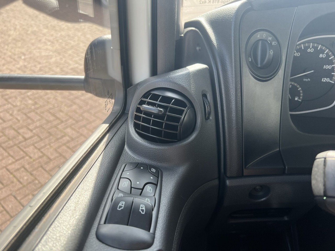 Cab chassis truck Mercedes-Benz Atego 818/23 K 4x2 Atego 818/23 K 4x2, 2x AHK, 5x VORHANDEN!: picture 5 Cab chassis truck Mercedes-Benz Atego 818/23 K 4x2 Atego 818/23 K 4x2, 2x AHK, 5x VORHANDEN!: picture 5