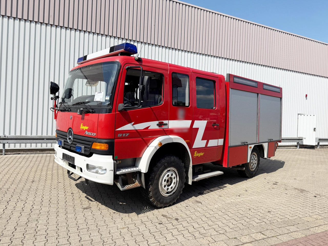 Mercedes-Benz Atego 917 4x4, LF 10 Atego 917 4x4, LF 10, Einzelbereifung, AT-Motor - Ambulance: picture 1 Mercedes-Benz Atego 917 4x4, LF 10 Atego 917 4x4, LF 10, Einzelbereifung, AT-Motor - Ambulance: picture 1