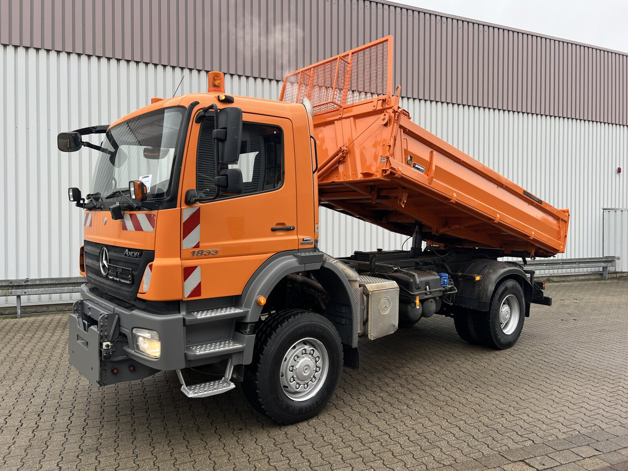 Mercedes-Benz Axor 1833 AK 4x4 Axor 1833 AK 4x4, Winterdienstausstattung - Tipper: picture 1 Mercedes-Benz Axor 1833 AK 4x4 Axor 1833 AK 4x4, Winterdienstausstattung - Tipper: picture 1