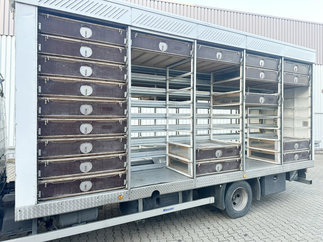 Mercedes-Benz LK 817 4x2 LK 817 4x2, Taubentransporter - Box truck: picture 4 Mercedes-Benz LK 817 4x2 LK 817 4x2, Taubentransporter - Box truck: picture 4