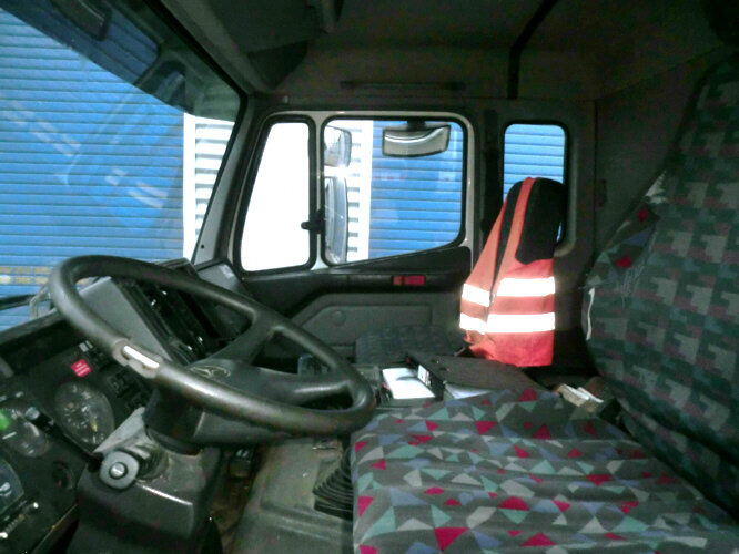 Tank truck Mercedes-Benz SK 1824 L 4x2 SK 1824 L 4x2, Esterer Tankaufbau ca. 13.100l, 2 Kammern: picture 7