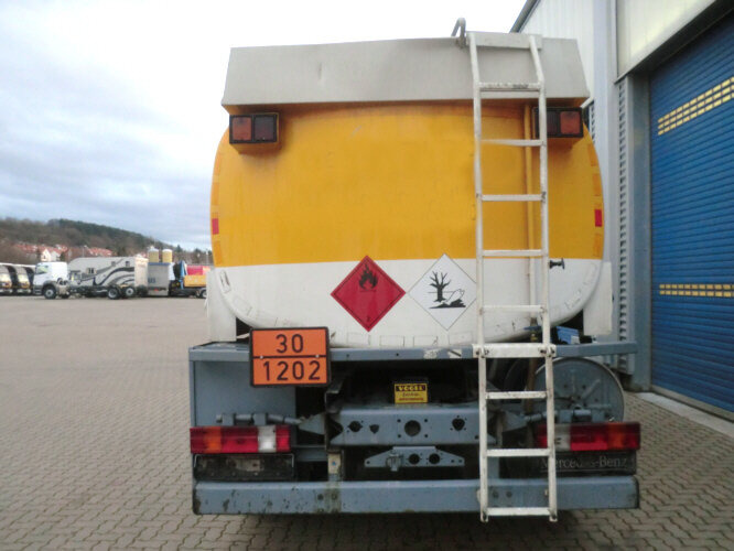 Tank truck Mercedes-Benz SK 1824 L 4x2 SK 1824 L 4x2, Esterer Tankaufbau ca. 13.100l, 2 Kammern: picture 9
