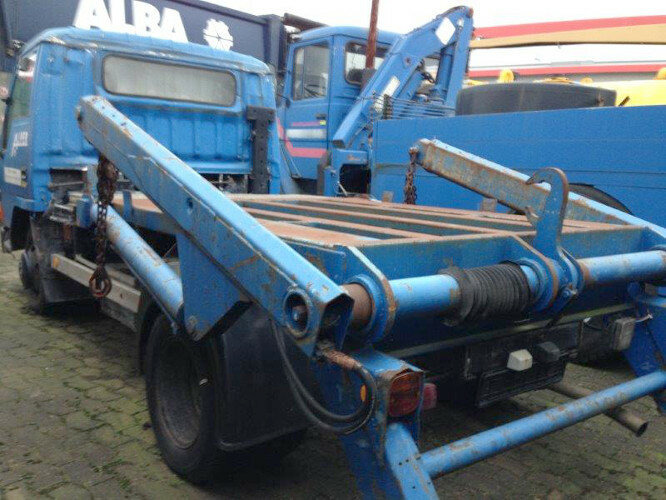 Mitsubishi Canter 4x2 Canter 4x2, ERSATZTEILTRÄGER - Skip loader truck: picture 5 Mitsubishi Canter 4x2 Canter 4x2, ERSATZTEILTRÄGER - Skip loader truck: picture 5