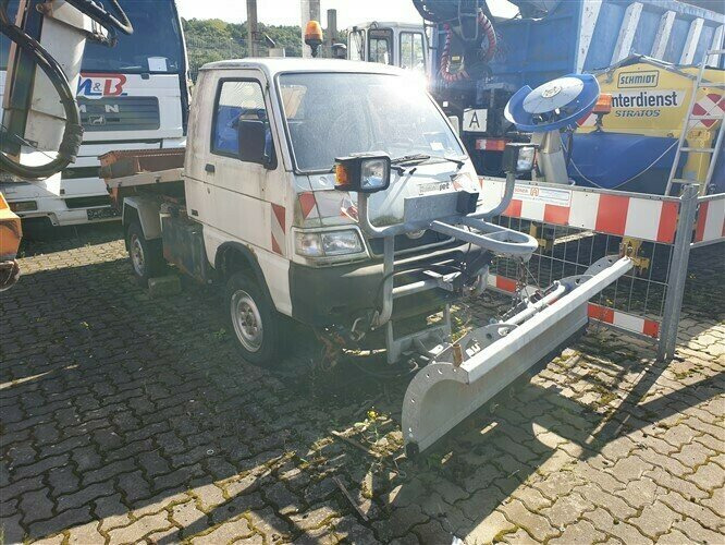 S 85 4x4 PFAU S 85 4x4 - Snow removal vehicle, Commercial vehicle: picture 1 S 85 4x4 PFAU S 85 4x4 - Snow removal vehicle, Commercial vehicle: picture 1