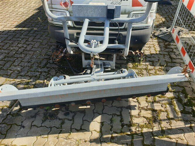 S 85 4x4 PFAU S 85 4x4 - Snow removal vehicle, Commercial vehicle: picture 5 S 85 4x4 PFAU S 85 4x4 - Snow removal vehicle, Commercial vehicle: picture 5