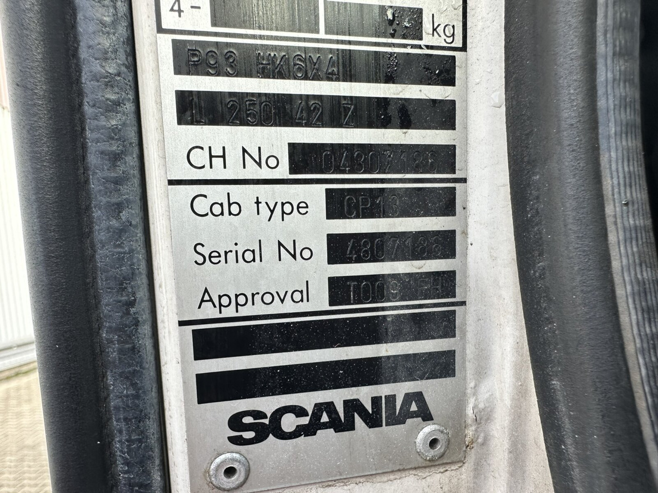 Scania P93 HK 250 6x4L P93 HK 250 6x4L - Cab chassis truck: picture 2 Scania P93 HK 250 6x4L P93 HK 250 6x4L - Cab chassis truck: picture 2