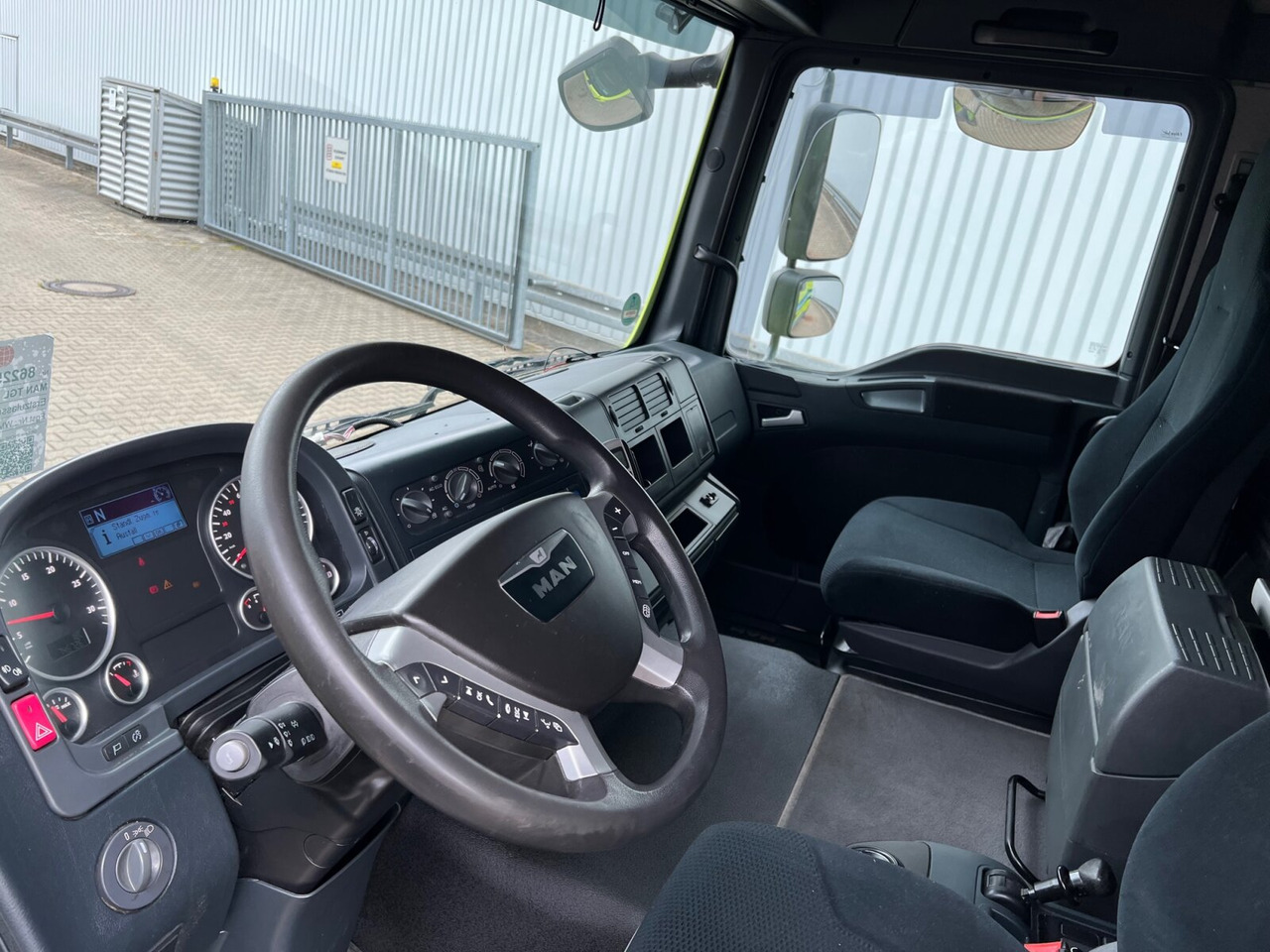 MAN TGL 8.220 4X2 BL TGL 8.220 4X2 BL - Tractor unit: picture 3 MAN TGL 8.220 4X2 BL TGL 8.220 4X2 BL - Tractor unit: picture 3