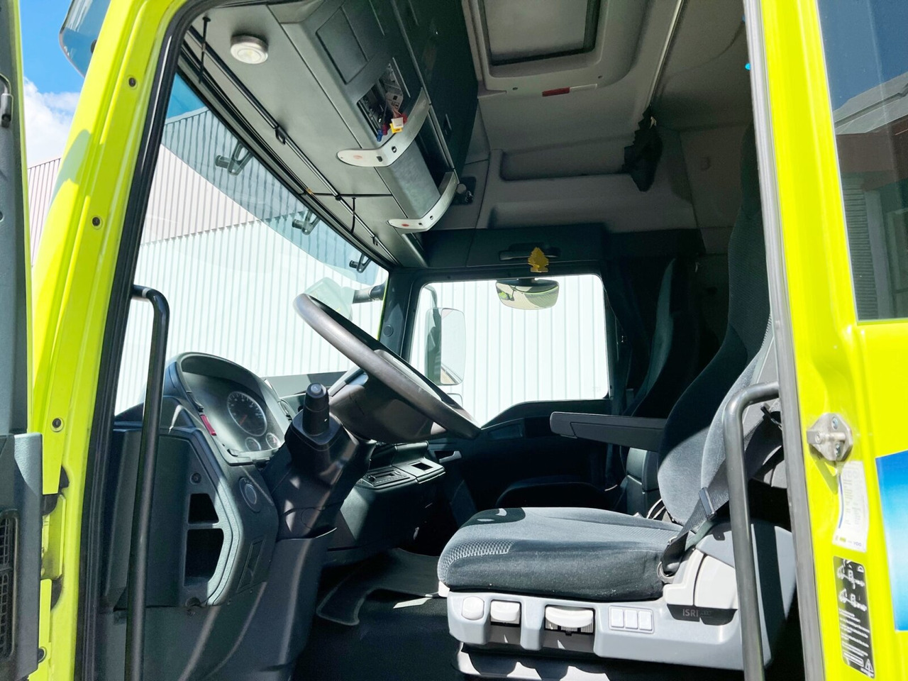 MAN TGL 8.220 4X2 BL TGL 8.220 4X2 BL - Tractor unit: picture 2 MAN TGL 8.220 4X2 BL TGL 8.220 4X2 BL - Tractor unit: picture 2