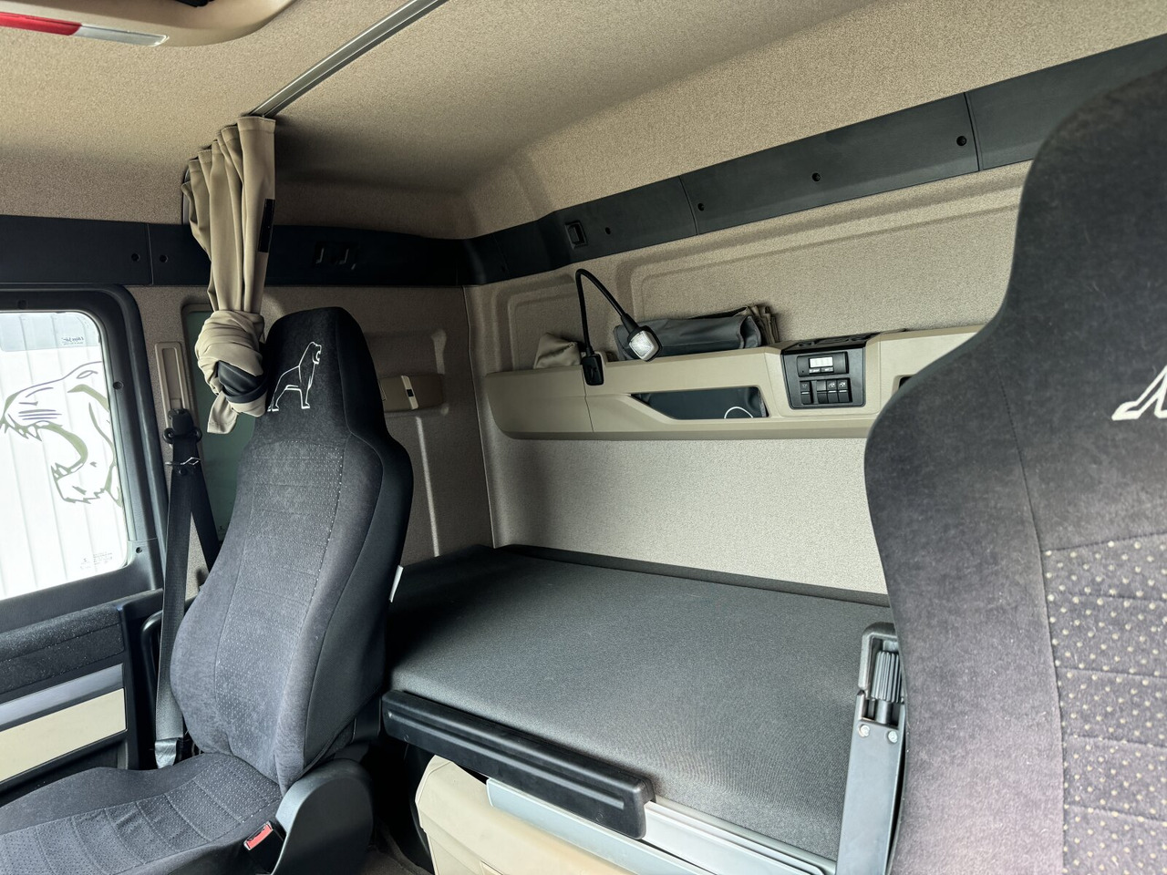 MAN TGX 18.500 4X4H BLS TGX 18.500 4X4H BLS, PriTarder, HydroDrive, Kipphydraulik - Tractor unit: picture 3 MAN TGX 18.500 4X4H BLS TGX 18.500 4X4H BLS, PriTarder, HydroDrive, Kipphydraulik - Tractor unit: picture 3