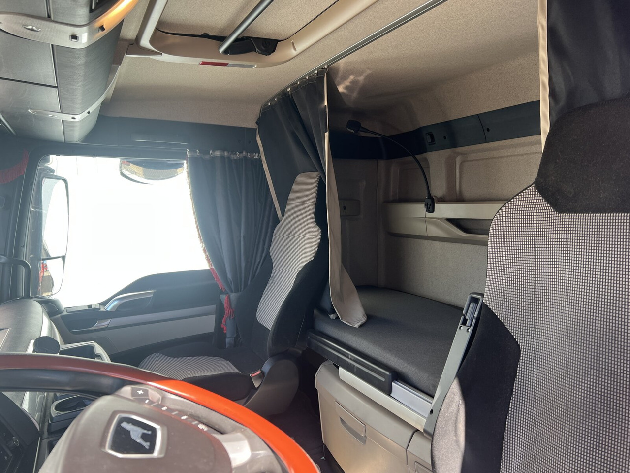 MAN TGX 18.500 4X4H BLS TGX 18.500 4X4H BLS, PriTarder, HydroDrive, Kipphydraulik - Tractor unit: picture 4 MAN TGX 18.500 4X4H BLS TGX 18.500 4X4H BLS, PriTarder, HydroDrive, Kipphydraulik - Tractor unit: picture 4