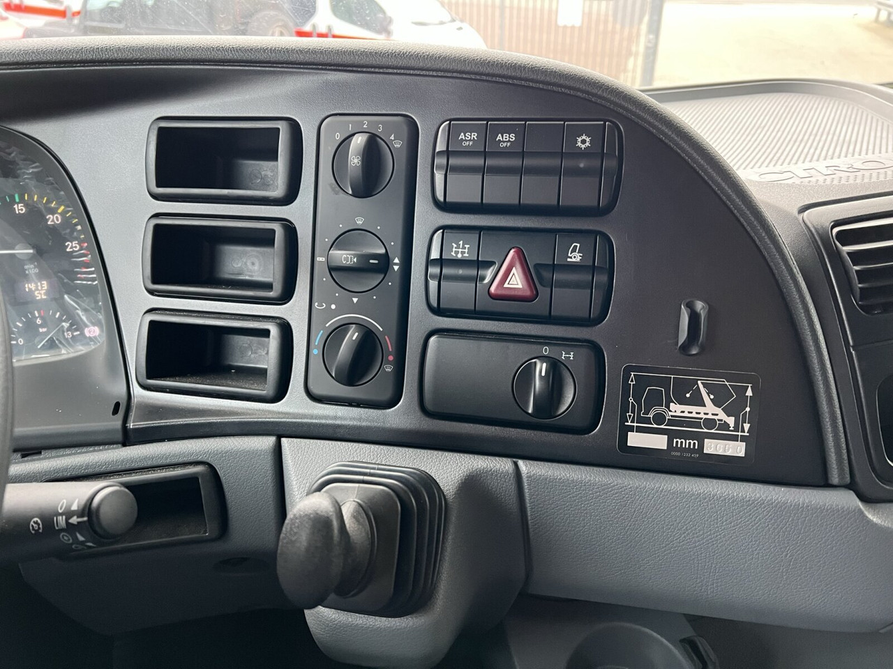 Mercedes-Benz Actros 2141 K 4x2 Actros 2141 K 4x2 - Tractor unit: picture 2 Mercedes-Benz Actros 2141 K 4x2 Actros 2141 K 4x2 - Tractor unit: picture 2