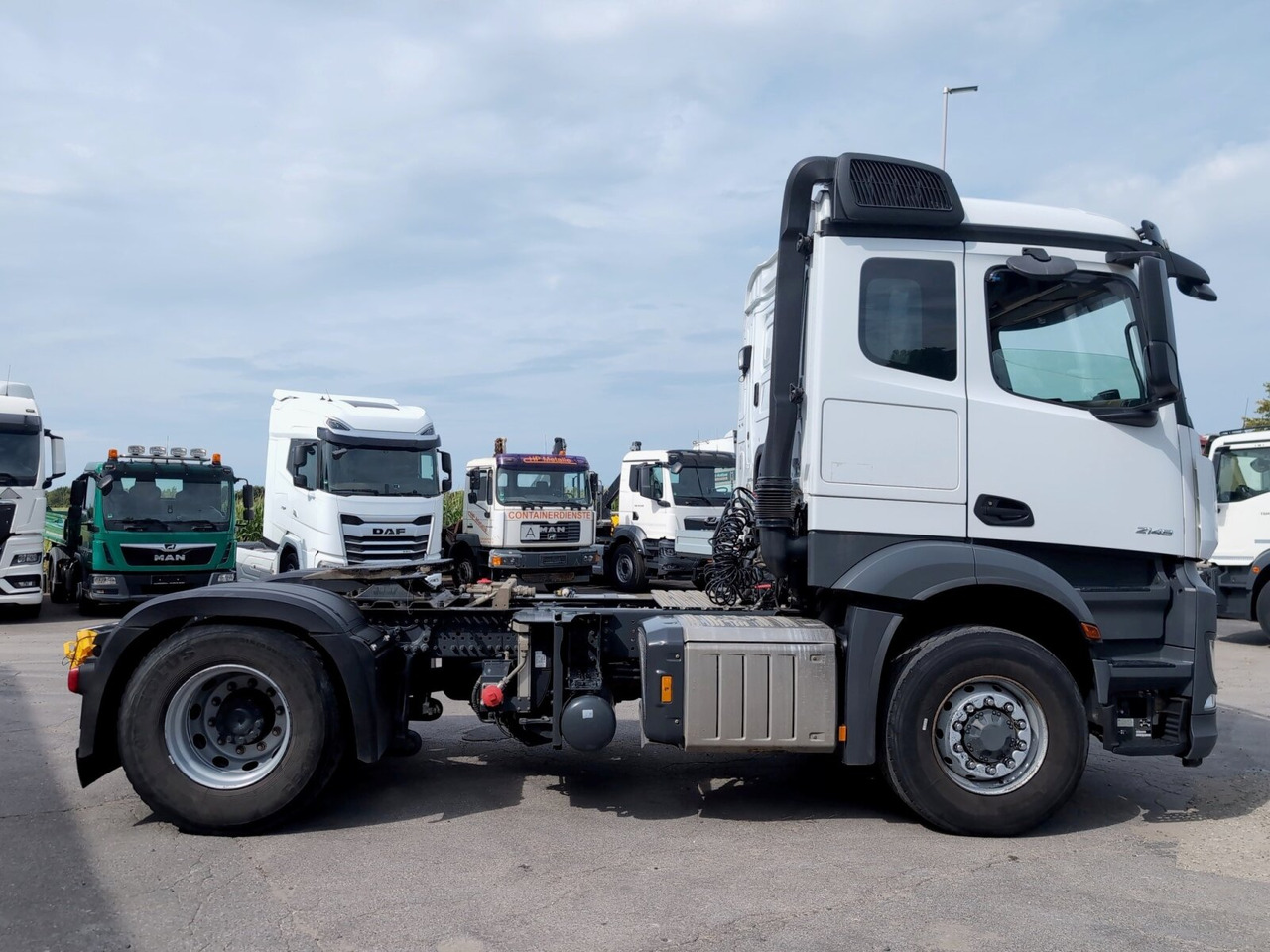 Mercedes-Benz Actros 2148 LS 4x4 HAD Actros 2148 LS 4x4 HAD, Retarder, Navi, MultimediaCockpit, Hydraulik - Tractor unit: picture 1 Mercedes-Benz Actros 2148 LS 4x4 HAD Actros 2148 LS 4x4 HAD, Retarder, Navi, MultimediaCockpit, Hydraulik - Tractor unit: picture 1