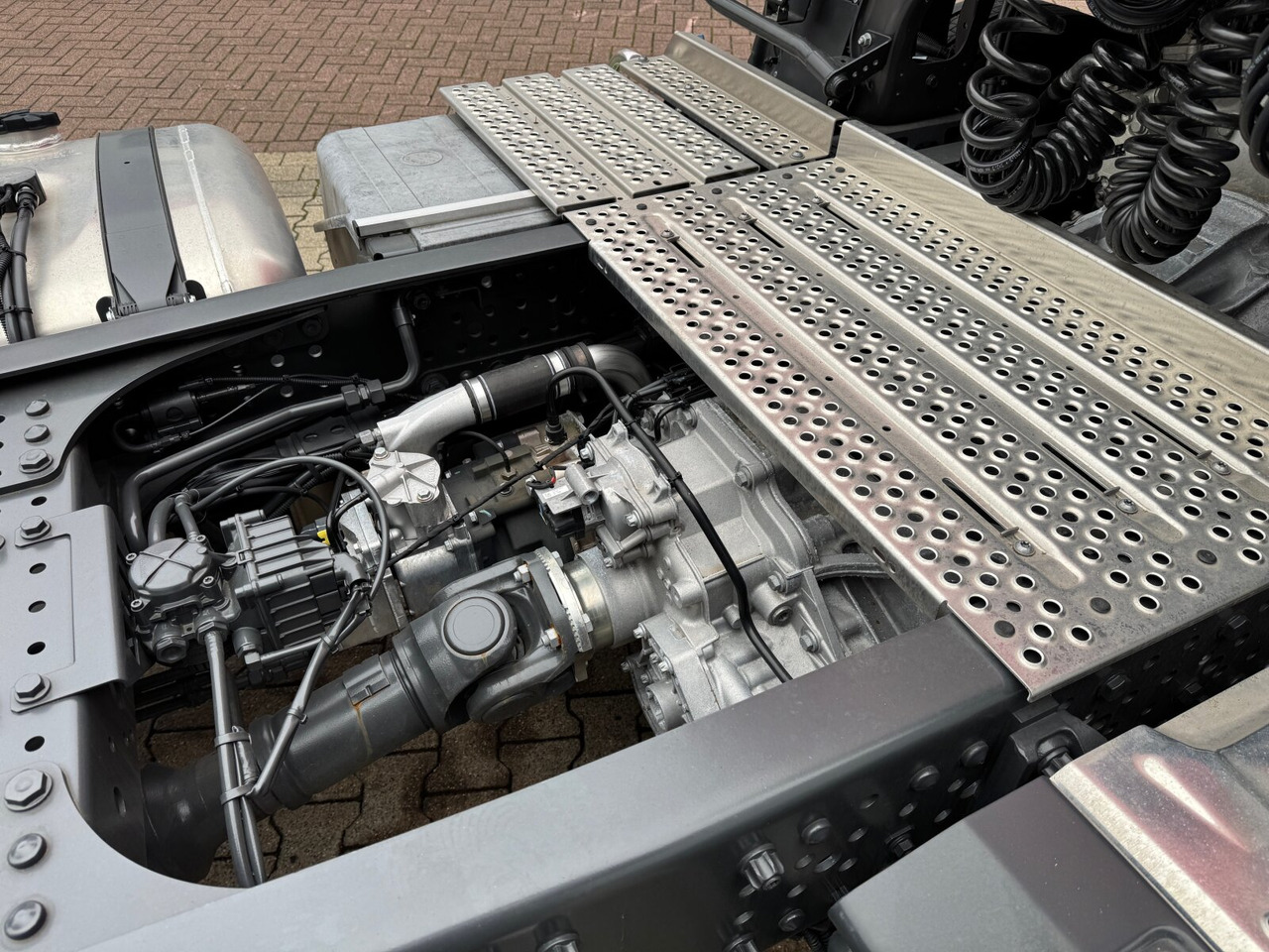 Mercedes-Benz Actros 2648 LS 6x2 Actros 2648 LS 6x2, Retarder, Liftachse, MirrorCam, StreamSpace, Navi, LED - Tractor unit: picture 2 Mercedes-Benz Actros 2648 LS 6x2 Actros 2648 LS 6x2, Retarder, Liftachse, MirrorCam, StreamSpace, Navi, LED - Tractor unit: picture 2