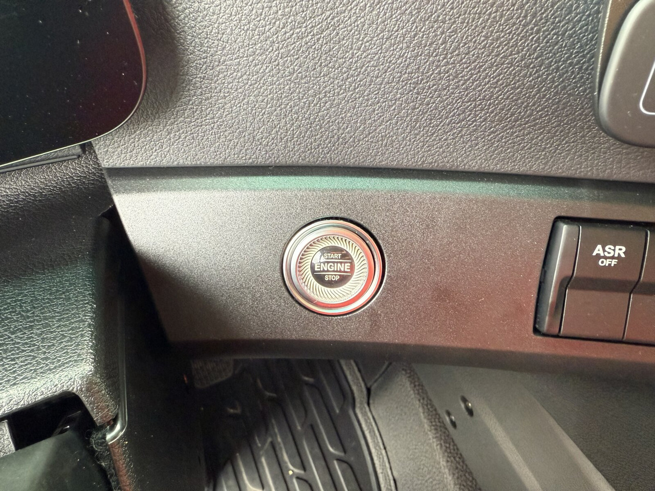 New Tractor unit Mercedes-Benz Arocs 1853 AS 4x4 Arocs 1853 AS 4x4, Retarder, MultimediaCockpit, Navi: picture 7 New Tractor unit Mercedes-Benz Arocs 1853 AS 4x4 Arocs 1853 AS 4x4, Retarder, MultimediaCockpit, Navi: picture 7