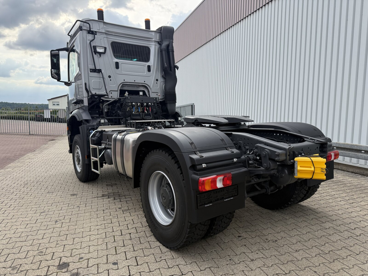 New Tractor unit Mercedes-Benz Arocs 1853 AS 4x4 Arocs 1853 AS 4x4, Retarder, MultimediaCockpit, Navi: picture 15 New Tractor unit Mercedes-Benz Arocs 1853 AS 4x4 Arocs 1853 AS 4x4, Retarder, MultimediaCockpit, Navi: picture 15