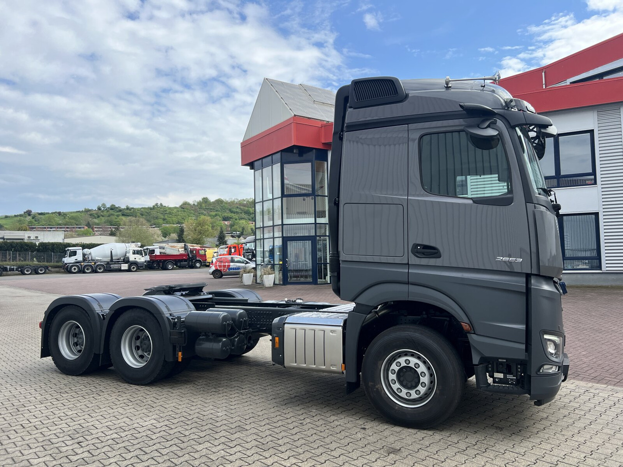New Tractor unit Mercedes-Benz Arocs 2653 LS 6x4 Arocs 2653 LS 6x4, Retarder, MirrorCam, MultimediaCockpit, Navi, LED: picture 9