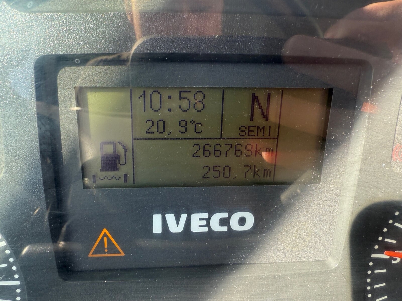 Trakker AD260T41/P 6x4 Trakker AD260T41/P 6x4, EEV, VDL S-21-5200 - Hook lift truck: picture 3 Trakker AD260T41/P 6x4 Trakker AD260T41/P 6x4, EEV, VDL S-21-5200 - Hook lift truck: picture 3