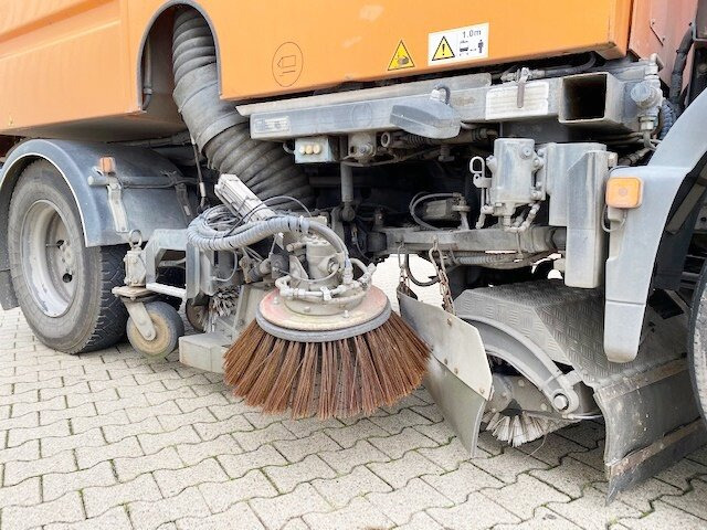 Truck Mercedes-Benz Atego 1324 4x2 Atego 1324 4x2, Kehrmaschine Explorer 8: picture 14