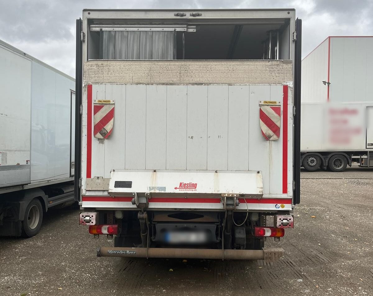 Mercedes-Benz Atego 816 4x2 Atego 816 4x2, Kühlkoffer, Trennwand, ThermoKing, LBW Sörensen - Truck: picture 5 Mercedes-Benz Atego 816 4x2 Atego 816 4x2, Kühlkoffer, Trennwand, ThermoKing, LBW Sörensen - Truck: picture 5