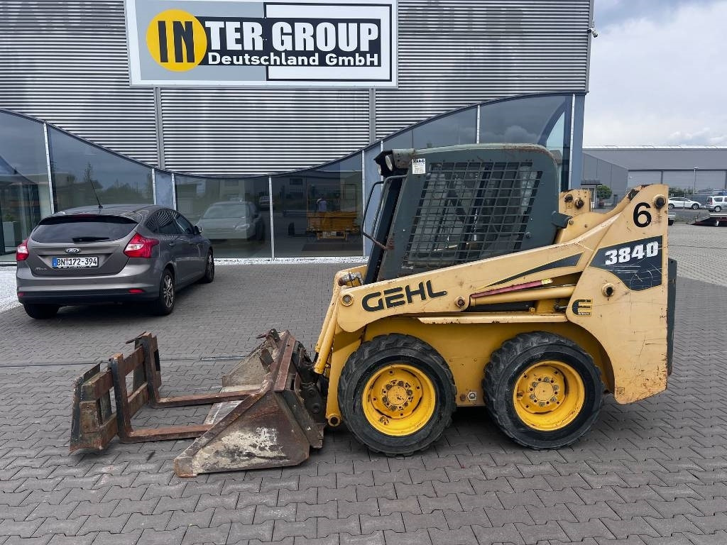 Gehl 3840 E - Skid steer loader: picture 1 Gehl 3840 E - Skid steer loader: picture 1