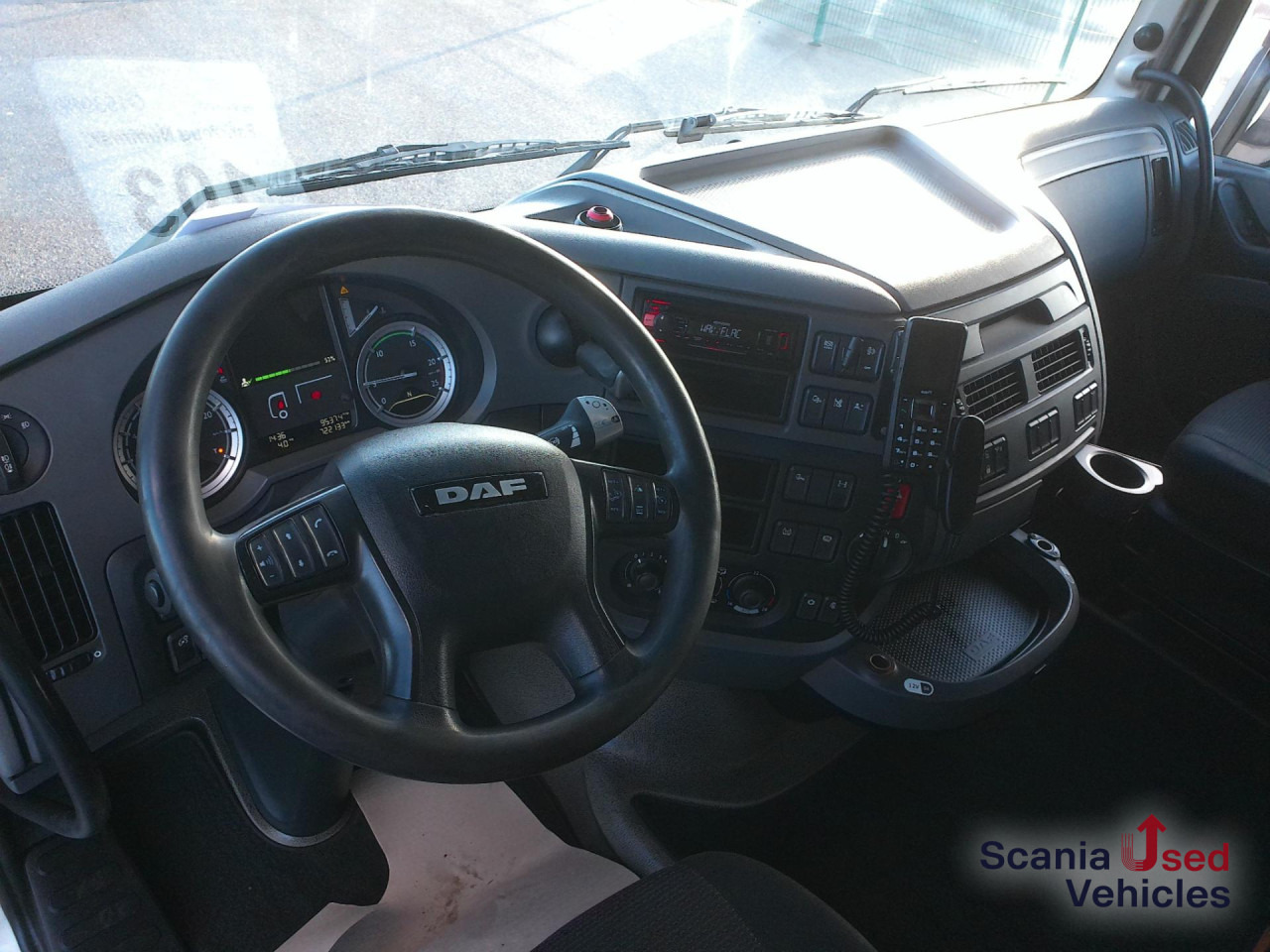 Tractor unit DAF XF 460 FT Low Liner: picture 15